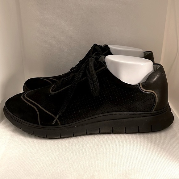 Vionic Riley Casual Sneaker in Black and Grey Size 10 - EUC - Picture 2 of 12